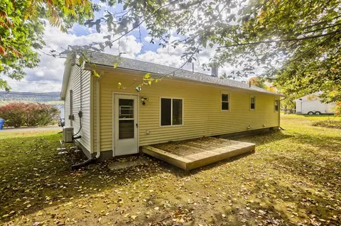 Exterior - 20 Strong St, Easthampton, MA 01027 photo 6 of 8