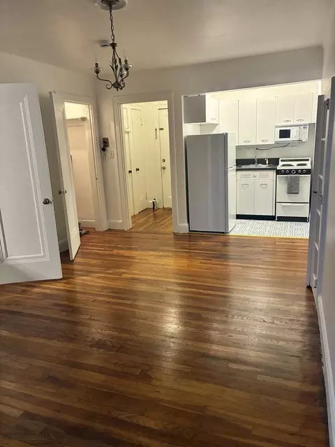 195 Thomas Burgin Pkwy #409, Quincy, MA 02169