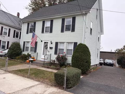 32 Oak St, Waltham, MA 02453