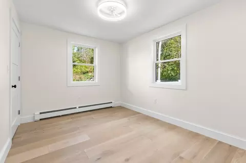 Bedroom - 16 Reynard St #2, Gloucester, MA 01930 photo 5 of 6