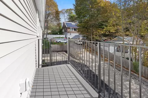 Exterior - 16 Reynard St #2, Gloucester, MA 01930 photo 3 of 8