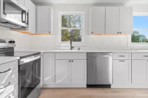 Kitchen - 16 Reynard St #2, Gloucester, MA 01930 photo 4 of 6