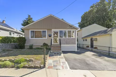 31 Furness St, Revere, MA 02151