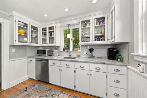 Kitchen - 82 Manatee Rd, Hingham, MA 02043 photo 2 of 3