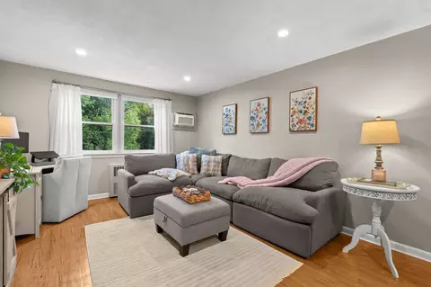 Living - 241 Main St #C8, Reading, MA 01867 photo 3 of 4