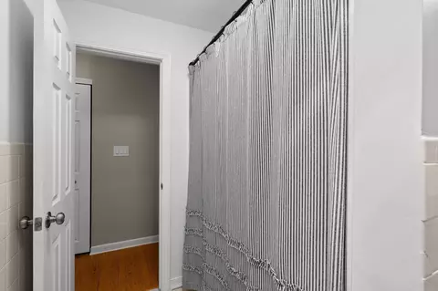 Bath - 241 Main St #C8, Reading, MA 01867 photo 3 of 3