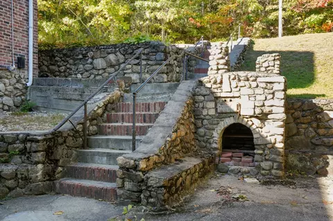 Exterior - 8 Chilmark # -3, Worcester, MA 01604 photo 2 of 3