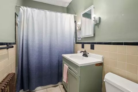 Bath - 8 Chilmark # -3, Worcester, MA 01604 photo 2 of 3