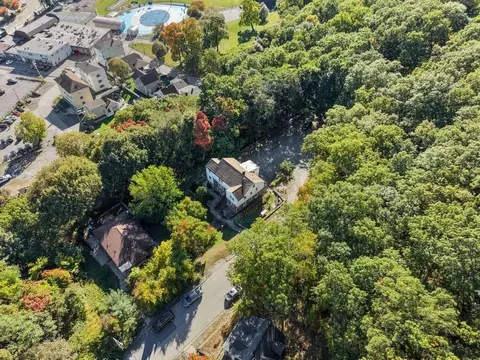 View/Area - 8 Chilmark # -3, Worcester, MA 01604 photo 2 of 6