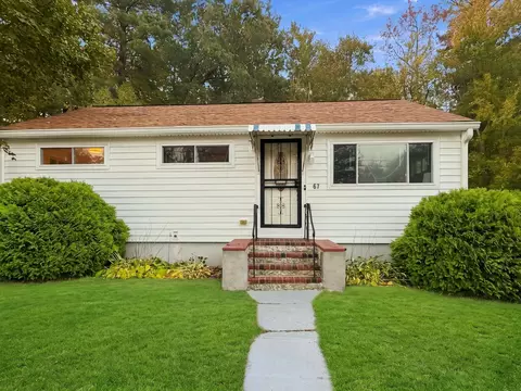 67 Rindone St, Holbrook, MA 02343