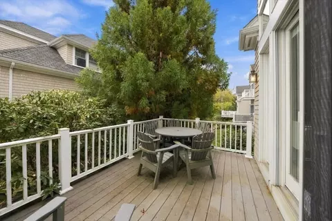 Exterior - 2 Heron Way #2, Hingham, MA 02043 photo 4 of 6