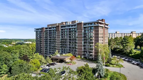 40 Village Rd #1611, Middleton, MA 01949