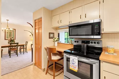 Kitchen - 1 Summit Dr #57, Reading, MA 01867 photo 3 of 3