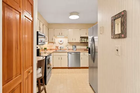 Entry Way - 1 Summit Dr #57, Reading, MA 01867 photo 1 of 1