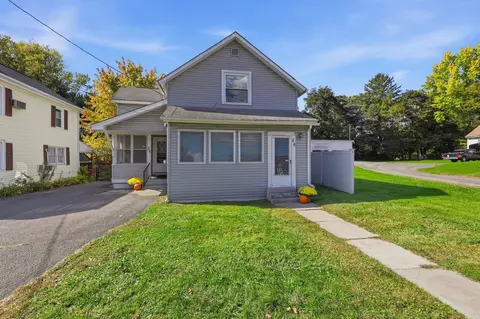 26 Elm St, Greenfield, MA 01301