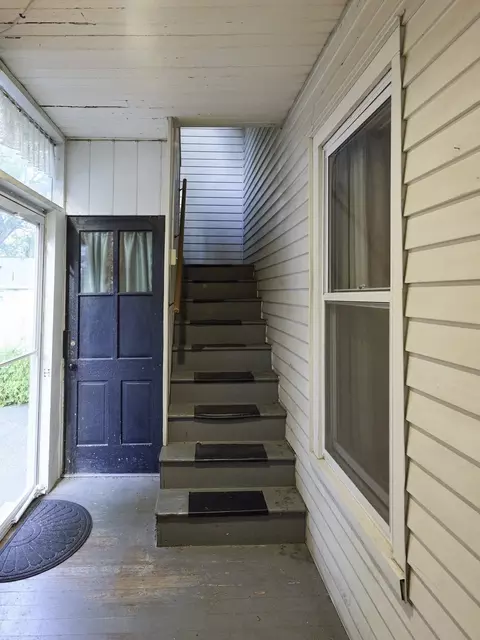 Exterior - 285 Hamilton St, Worcester, MA 01604 photo 4 of 5