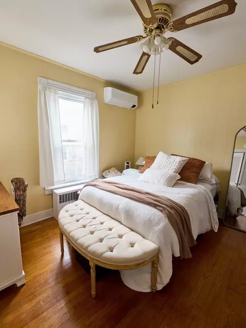 Bedroom - 285 Hamilton St, Worcester, MA 01604 photo 3 of 4