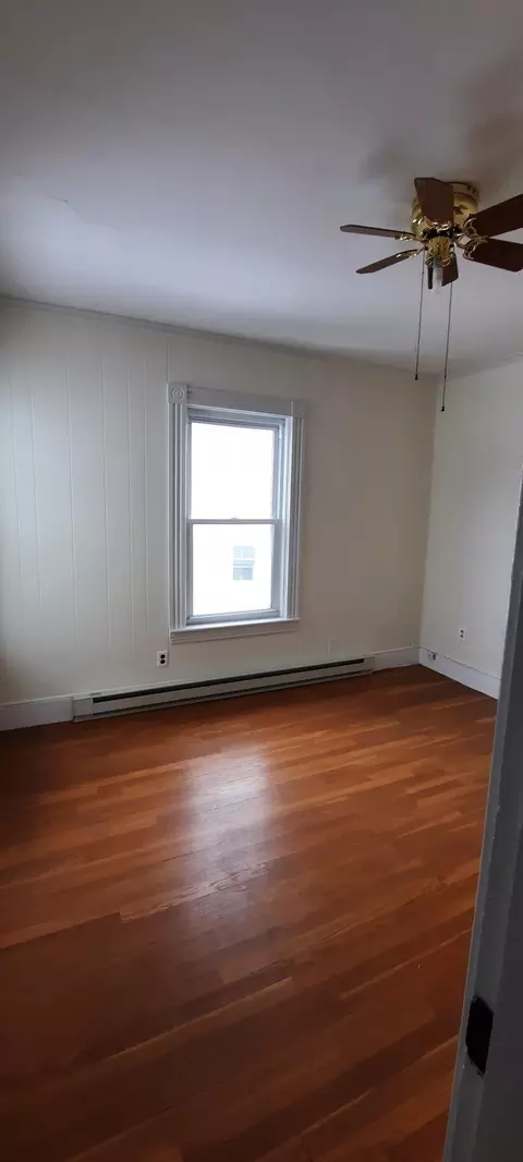 Bedroom - 285 Hamilton St, Worcester, MA 01604 photo 4 of 4