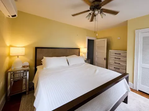 Bedroom - 285 Hamilton St, Worcester, MA 01604 photo 1 of 4