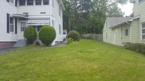 Exterior - 285 Hamilton St, Worcester, MA 01604 photo 3 of 5