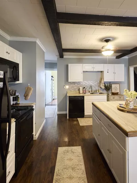 Kitchen - 285 Hamilton St, Worcester, MA 01604 photo 3 of 3