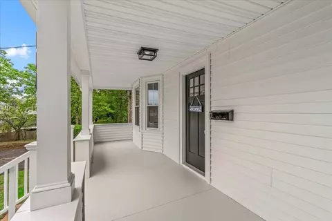 Exterior - 114 Hull St, Hingham, MA 02043 photo 2 of 7