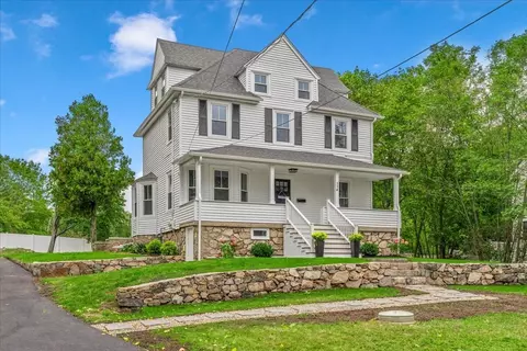 Exterior - 114 Hull St, Hingham, MA 02043 photo 5 of 7