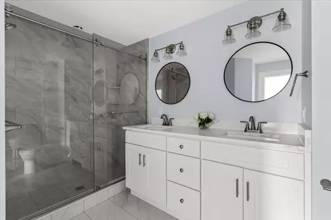 Bath - 114 Hull St, Hingham, MA 02043 photo 2 of 3