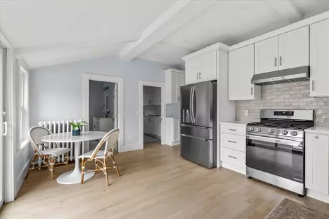 Entry Way - 114 Hull St, Hingham, MA 02043 photo 1 of 1