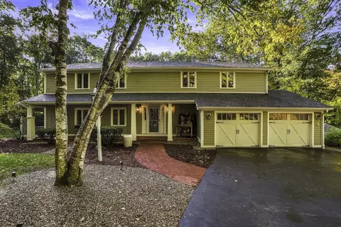 4 Stoney Brook Rd, Hopkinton, MA 01748