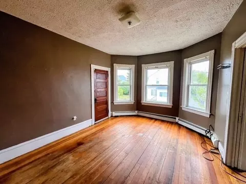 Living - 692 Penn St, Fall River, MA 02724 photo 5 of 6