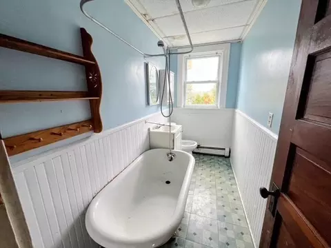 Bath - 692 Penn St, Fall River, MA 02724 photo 1 of 2