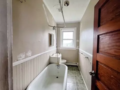 Bath - 692 Penn St, Fall River, MA 02724 photo 2 of 2