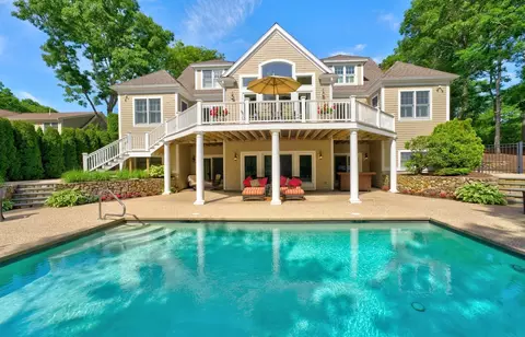 Exterior - 36 Troon Way, Mashpee, MA 02649 photo 4 of 6