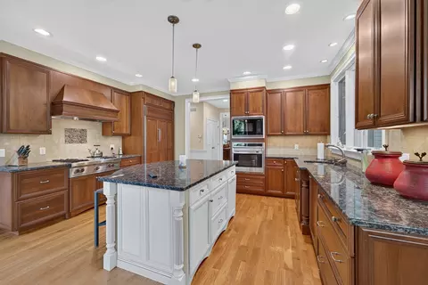 Kitchen - 36 Troon Way, Mashpee, MA 02649 photo 2 of 2