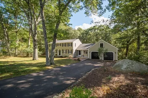 6 Donald Rd, Hamilton, MA 01982