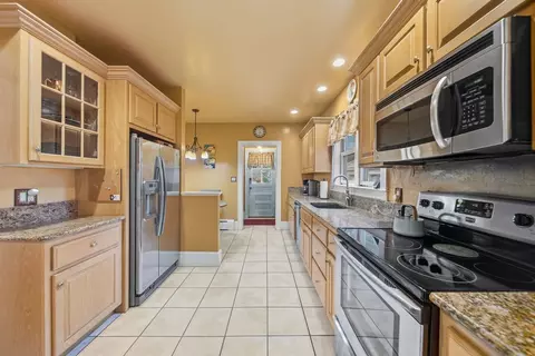 Kitchen - 162 Flagg St, Worcester, MA 01609 photo 2 of 3