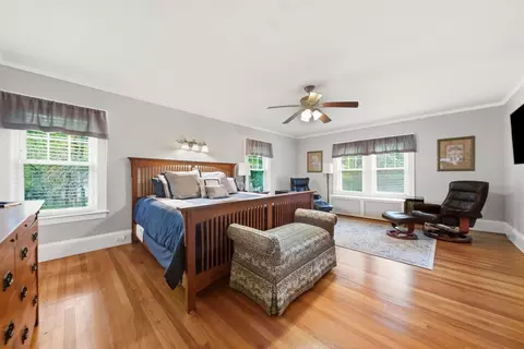 Bedroom - 162 Flagg St, Worcester, MA 01609 photo 2 of 4
