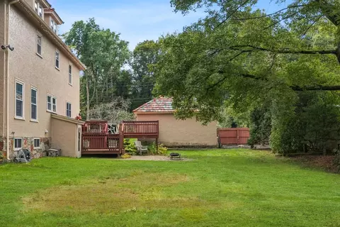 Exterior - 162 Flagg St, Worcester, MA 01609 photo 3 of 6