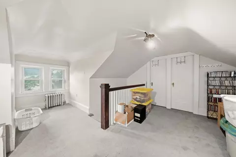 Entry Way - 162 Flagg St, Worcester, MA 01609 photo 4 of 4