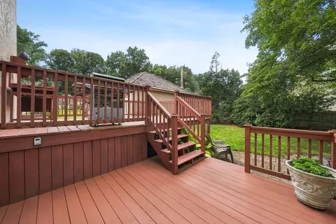 Exterior - 162 Flagg St, Worcester, MA 01609 photo 5 of 6