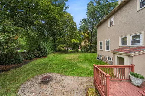 Exterior - 162 Flagg St, Worcester, MA 01609 photo 6 of 6
