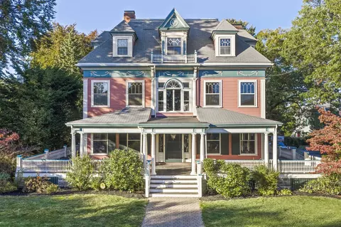 945 Beacon St, Newton, MA 02459