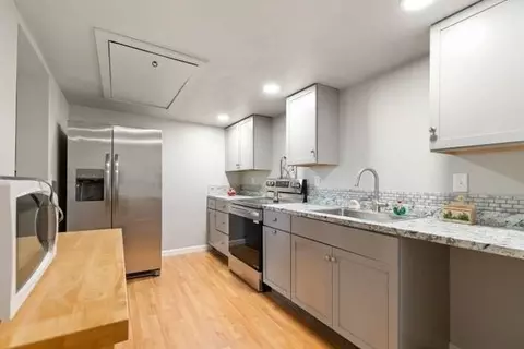 Kitchen - 33 Yale Ave, Wakefield, MA 01880 photo 2 of 2