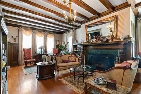 Living - 33 Yale Ave, Wakefield, MA 01880 photo 3 of 4