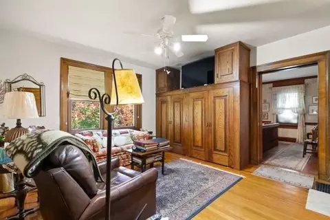 Living - 33 Yale Ave, Wakefield, MA 01880 photo 4 of 4