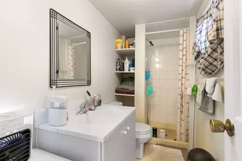 Bath - 33 Yale Ave, Wakefield, MA 01880 photo 3 of 3