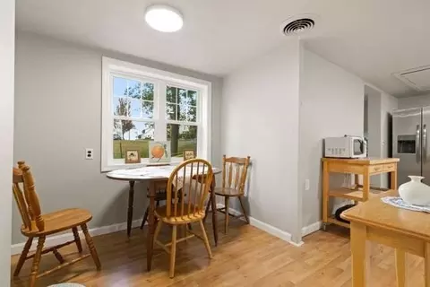 Dining - 33 Yale Ave, Wakefield, MA 01880 photo 4 of 4