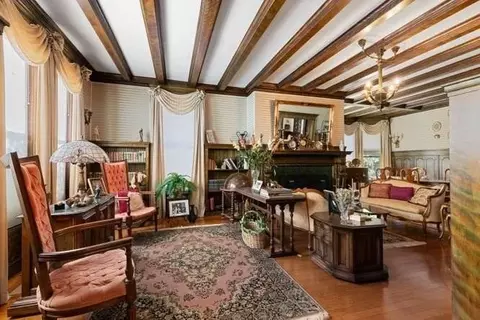 Living - 33 Yale Ave, Wakefield, MA 01880 photo 1 of 4