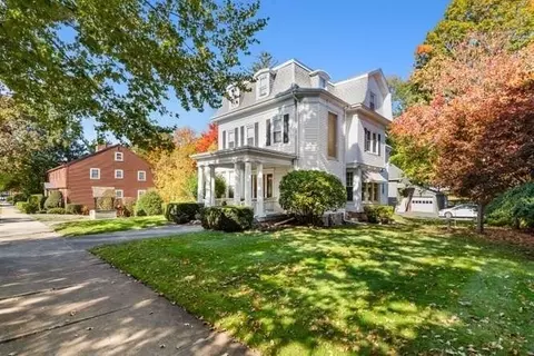 Exterior - 33 Yale Ave, Wakefield, MA 01880 photo 4 of 6